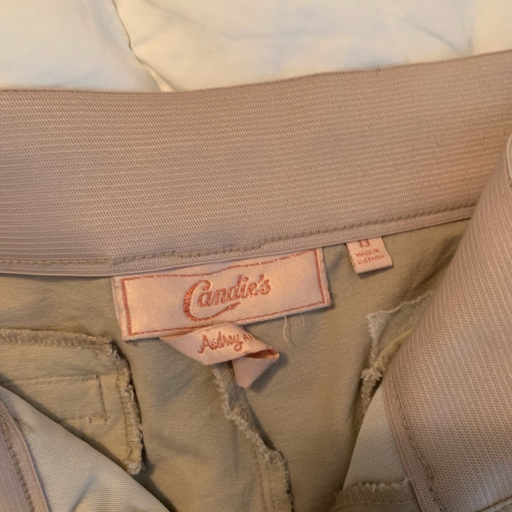Candies tan/beige ankle slacks